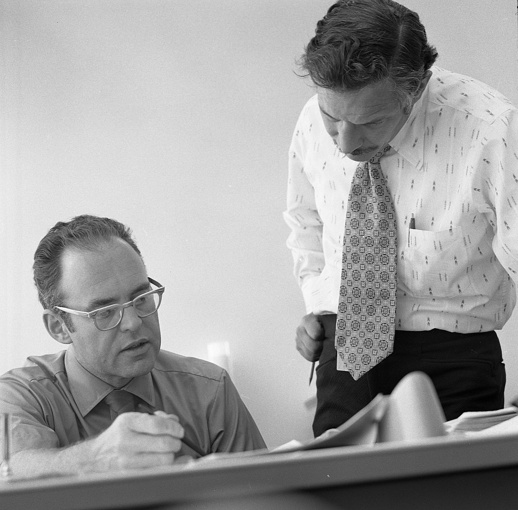Gordon Moore and_Robert Noyce at Intel in 1970